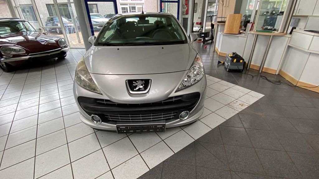 Peugeot 207 106.700 km 3.990 &euro; Gelsenkirchen 45892
