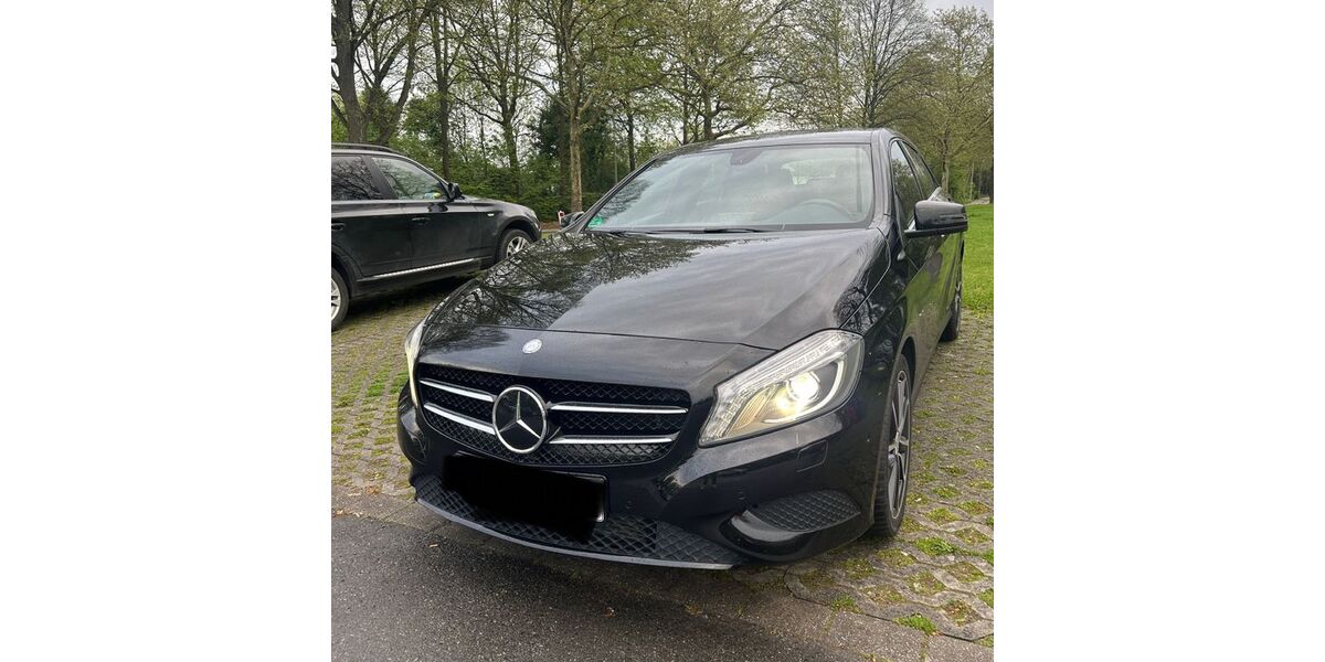 Mercedes-Benz A 180 48.000 km 15.499 &euro; Essen 45309