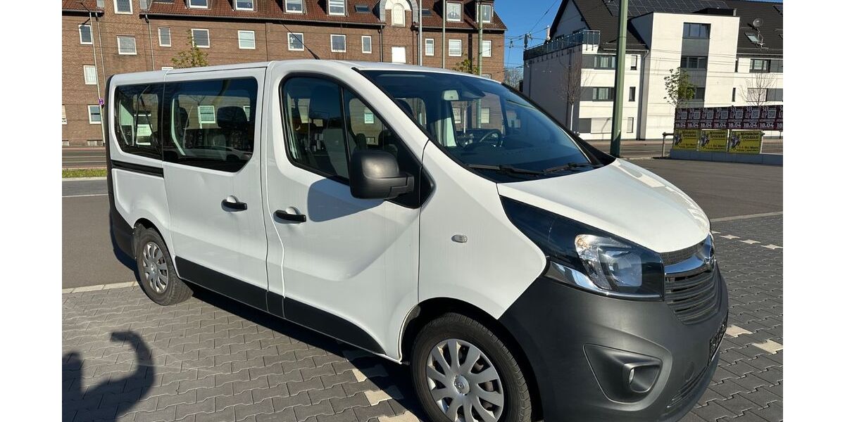 Opel Vivaro 50.000 km 18.880 &euro; Duisburg 47138