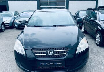 Kia ceed / Ceed 363.000 km 800 &euro; Essen 45127