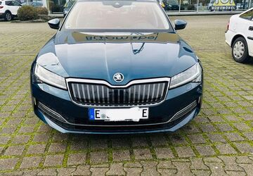 Skoda Superb 52.000 km 22.200 &euro; Essen 45147