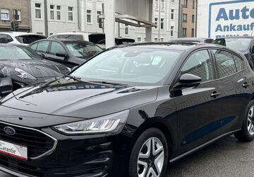 Ford Focus 17.891 km 14.850 &euro; Oberhausen 46045