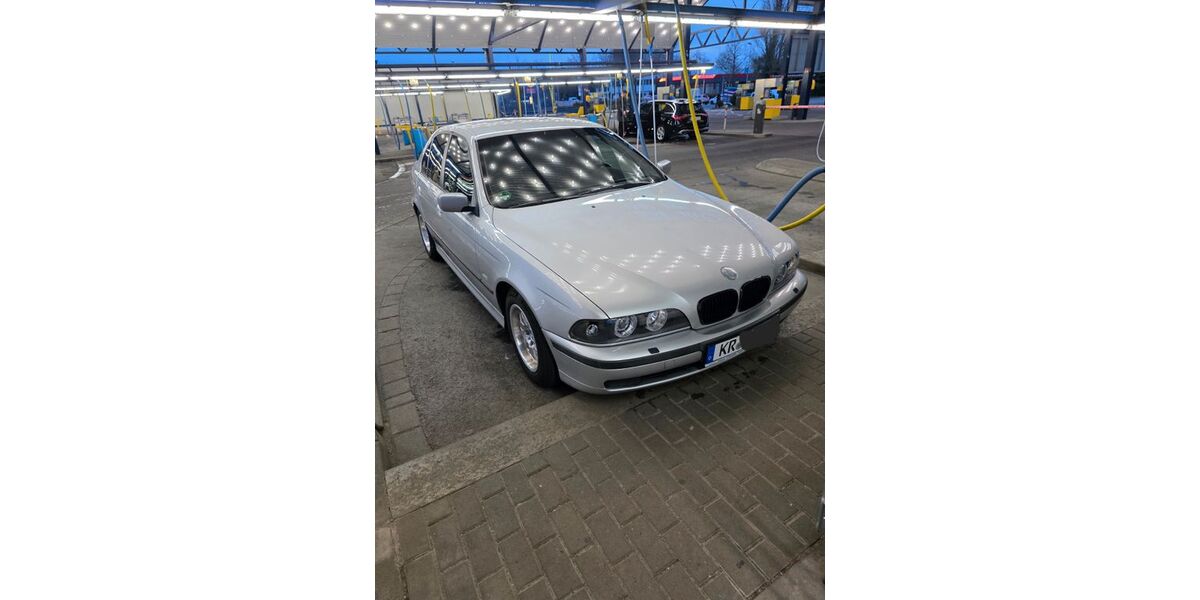 BMW 520 295.202 km 3.999 &euro; Krefeld 47807