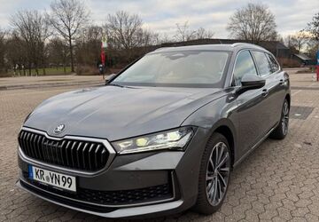 Skoda Superb 11.000 km 40.900 &euro; Krefeld 47807