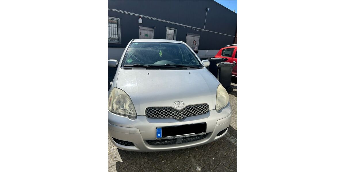 Toyota Yaris 61.000 km 4.400 &euro; Krefeld 47803