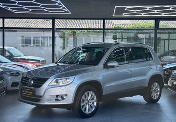 VW Tiguan 64.614 km 11.450 &euro; Essen 45141