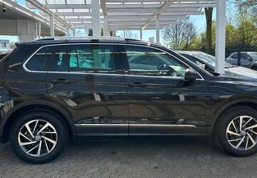 VW Tiguan 63.000 km 17.950 &euro; Dinslaken 46539