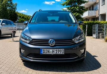 VW Golf Sportsvan 115.000 km 10.500 &euro; dinslaken 46537