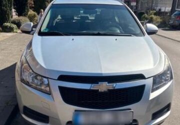 Chevrolet Cruze 123.500 km 3.690 &euro; duisburg 47178