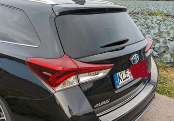 Toyota Auris Touring Sports 93.000 km 14.989 &euro; Kerken 47647