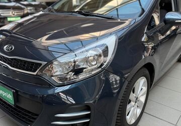 Kia Rio 61.000 km 8.890 &euro; Bottrop 46236