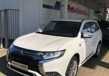 Mitsubishi Plug-in Hybrid Outlander 78.000 km 23.250 &euro; Krefeld 47807