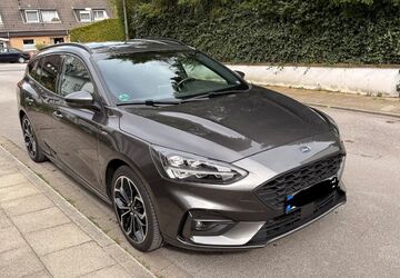 Ford Focus 90.000 km 13.890 &euro; Essen 45149