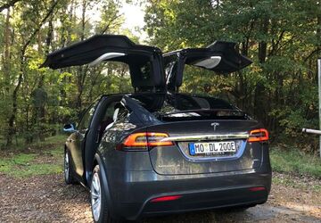 Tesla Model X 71.347 km 43.100 &euro; Moers 47443