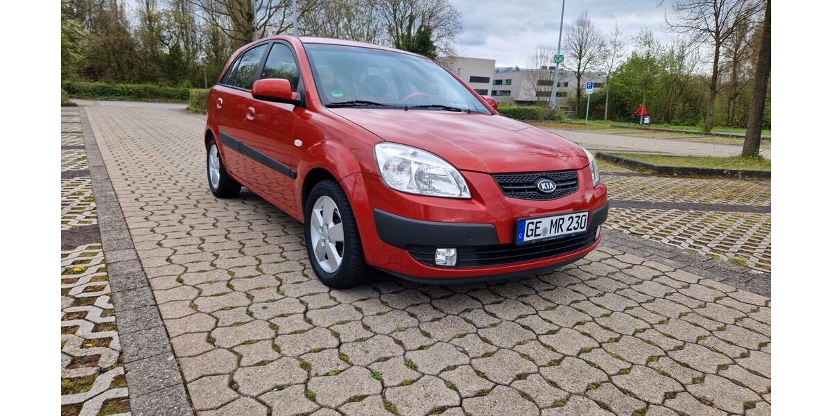Kia Rio 75.000 km 2.900 &euro; Gelsenkirchen 45894