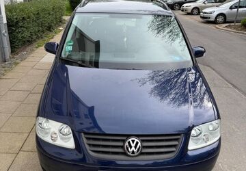VW Touran 296.000 km 1.750 &euro; Essen 45139