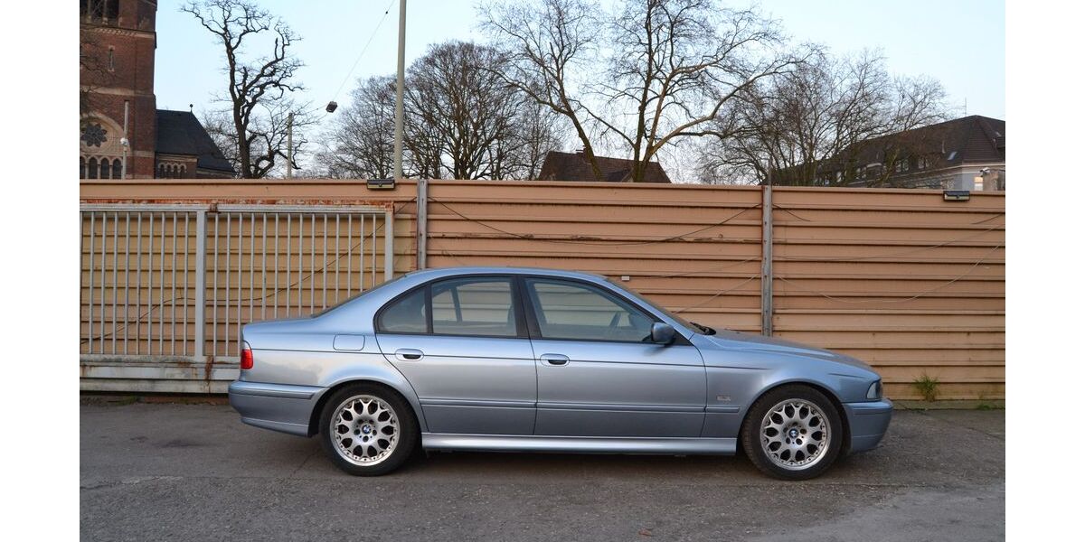 BMW 520 92.000 km 10.980 &euro; Duisburg 47166