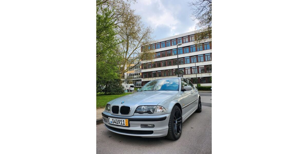 BMW 320 160.000 km 4.900 &euro; Essen 45130
