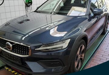 Volvo V60 Cross Country 32.702 km 37.980 &euro; Essen-Kray 45309