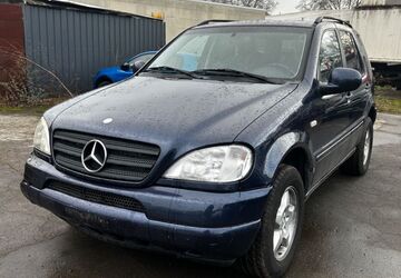 Mercedes-Benz ML 320 210.000 km 1.950 &euro; Oberhausen 46149