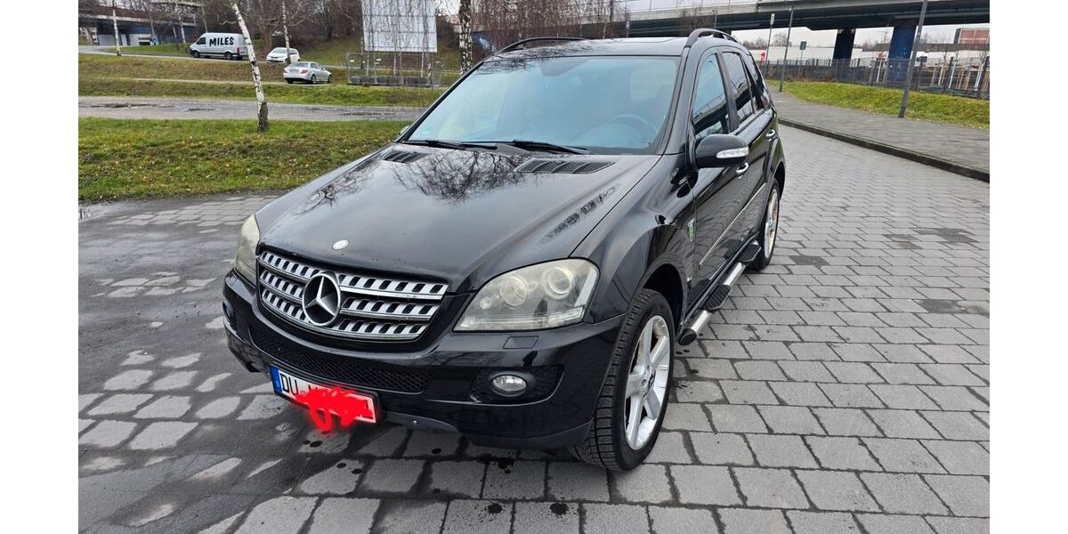 Mercedes-Benz ML 500 230.000 km 7.000 &euro; Duisburg 47259