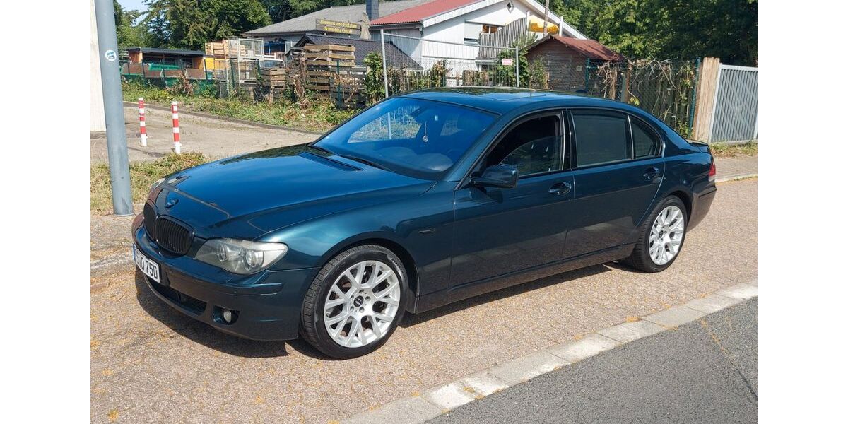 BMW 750 281.000 km 6.900 &euro; Marl 45768