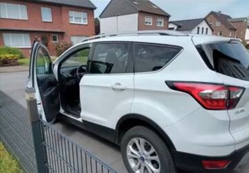 Ford Kuga 155.000 km 13.200 &euro; Dinslaken 46537