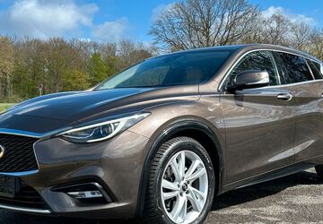 INFINITI Q30 134.000 km 13.990 &euro; Neukirchen-Vluyn 47506
