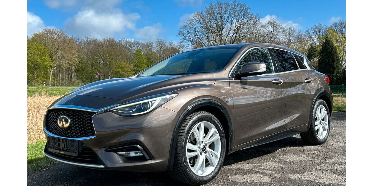 INFINITI Q30 134.000 km 13.990 &euro; Neukirchen-Vluyn 47506