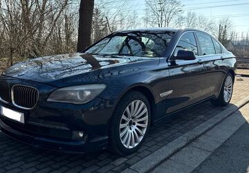 BMW 740 293.000 km 6.400 &euro; Essen 45147
