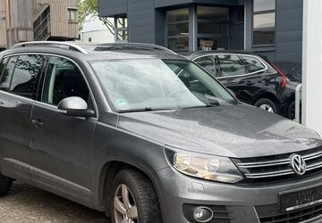 VW Tiguan 182.253 km 8.950 &euro; Krefeld 47805