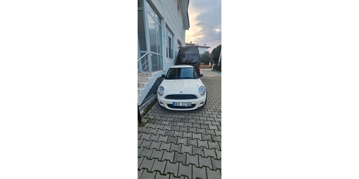 Mini ONE 120.000 km 6.000 &euro; Oberhausen 46045