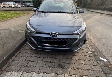 Hyundai i20 90.000 km 10.900 &euro; gelsenkirchen 45884