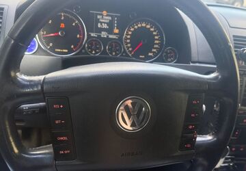 VW Touareg 209.185 km 4.350 &euro; Duisburg 47137