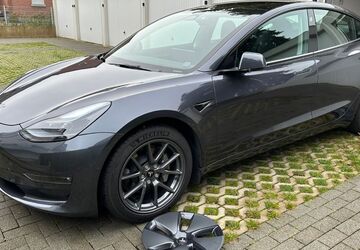 Tesla Model 3 26.500 km 31.900 &euro; Dinslaken 46537