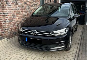 VW Touran 119.000 km 22.990 &euro; Kerken 47647