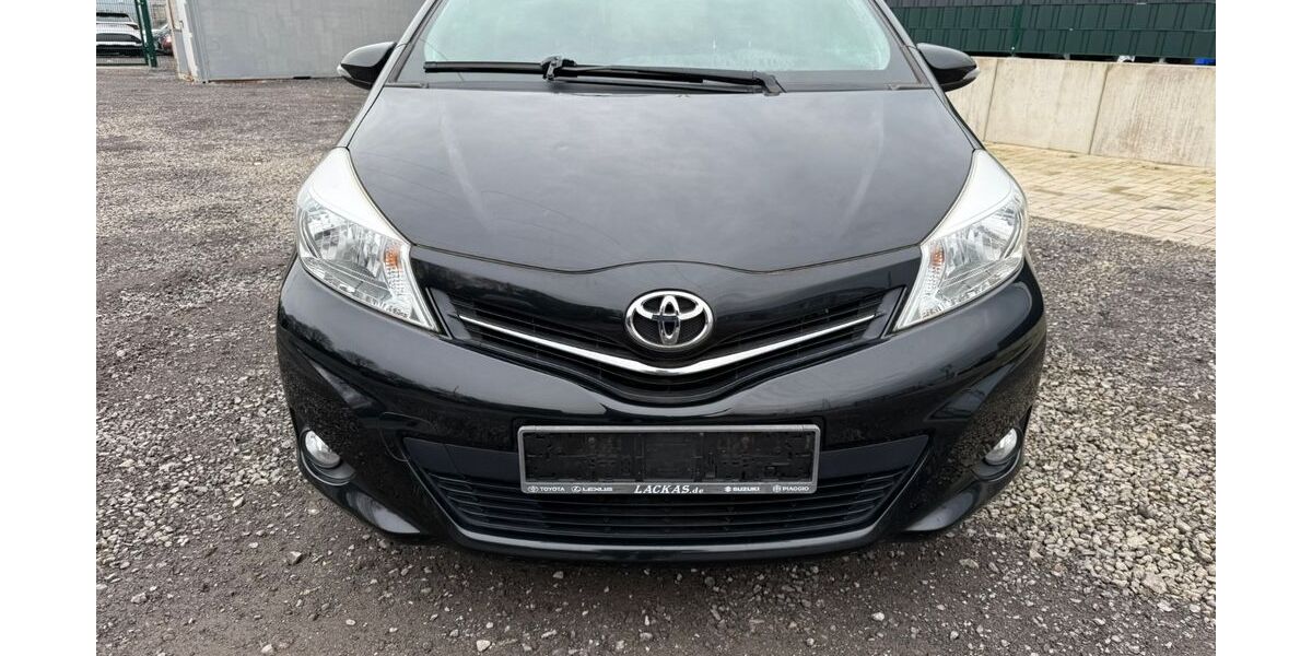 Toyota Yaris 95.234 km 4.890 &euro; Dinslaken 46539
